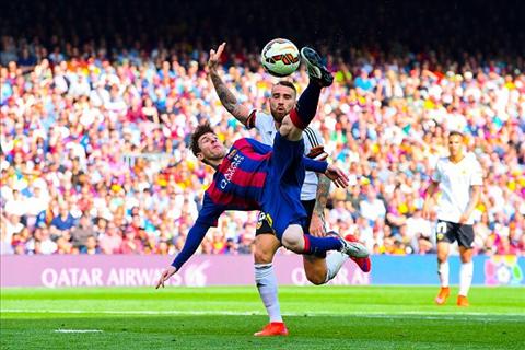 Messi chinh phuc cot moc moi trong ngay Barca nhoc nhan ha Valencia hinh anh