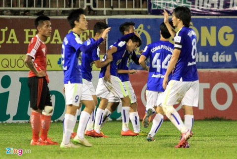 Năm bàn thắng đẹp nhất vòng 10 V-League 2015