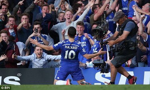 Tiêu diệt Quỷ đỏ bằng phong cách Mourinho điển hình, Chelsea tiến dài đến ngôi vương