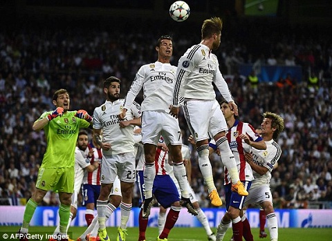 Real Madrid 1-0 Atletico Madrid, than tai Chicharito ruc sang hinh anh 2