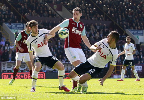 Sát thủ Harry Kane im tiếng, Tottenham xa dần giấc mơ Top 4