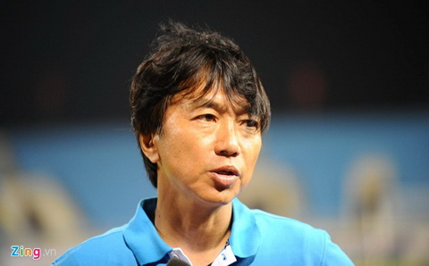 HLV Miura xin lỗi vì học trò bị gãy xương sườn