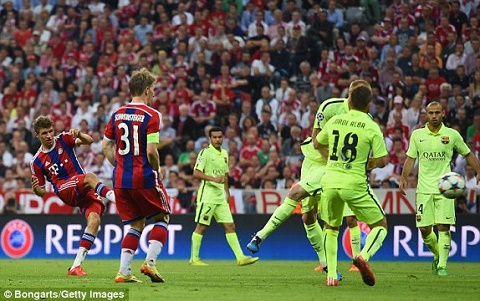 Bayern Munich 3-2 Barcelona Barca chinh thuc gianh ve toi Berlin hinh anh 5