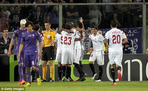 Video ban thang Fiorentina 0-2 Sevilla (Ban ket Europa League 2014-2015) hinh anh