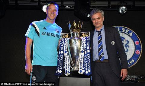 Mourinho liên tục mỉa mai M.U, Arsenal, Man City tại lễ tổng kết của Chelsea