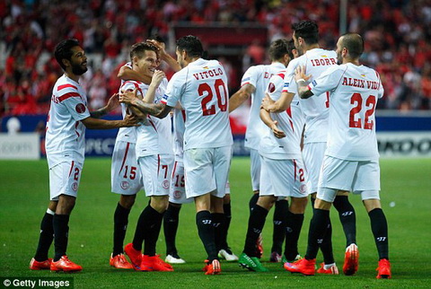 Sevilla 3-0 Fiorentina Nha DKVD thang tien toi tran chung ket hinh anh 3