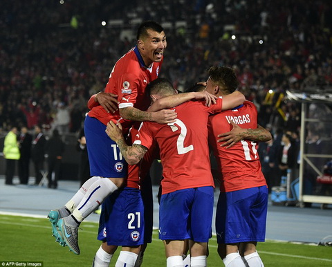 Chile 2-0 Ecuador Chu nha Copa America 2015 ra quan thanh cong hinh anh