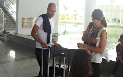 Guardiola den Viet Nam vi me Ha Long va Nha Trang hinh anh