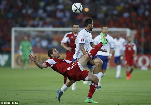 Armenia 2-3 Bo Dao Nha Mot tay Ronaldo lam nen tat ca hinh anh 2