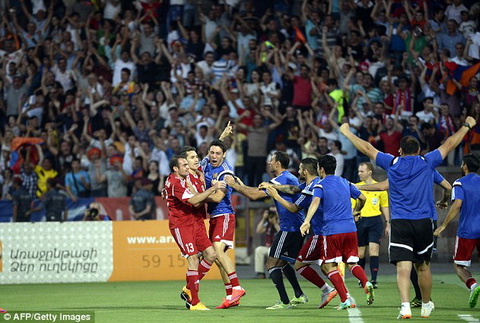 Armenia 2-3 Bo Dao Nha Mot tay Ronaldo lam nen tat ca hinh anh 3