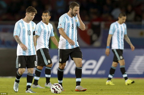 Copa America 2015 Messi dien tiet sau tran hoa dang tiec truoc Paraguay hinh anh