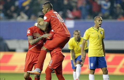 Brazil 2-1 Peru Ngay ra quan sieu nhoc nhan cua dan vu cong Samba hinh anh 3