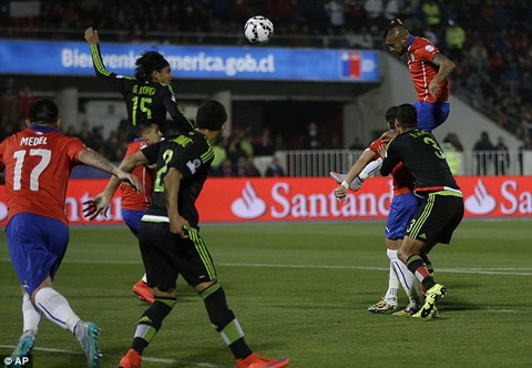 Chile 3-3 Mexico Man ruot duoi ty so hap dan trong ngay  trong tai thang hoa hinh anh