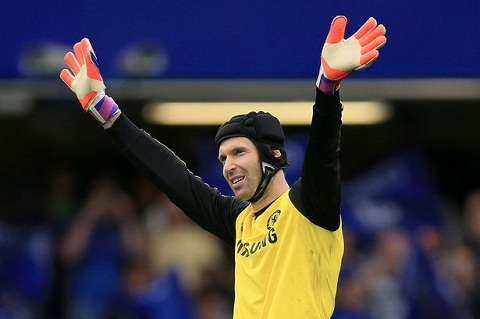Petr Cech roi Chelsea cap ben Arsenal hinh anh