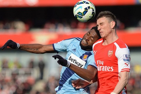 Real nhắm trung vệ của Arsenal thay cho Sergio Ramos