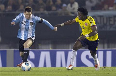 Lionel Messi noi gi sau man do sung nghet tho giua Argentina vs Colombia hinh anh