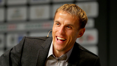 Phil Neville lam tro ly cho HLV Nuno tai Valencia.