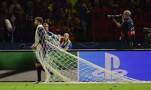 Pique giành danh hiệu Vua phá lưới vĩ đại của Barca