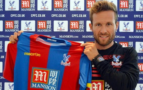 Tien ve Yohan Cabaye gioi thieu mau ao moi Crystal Palace