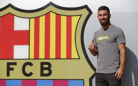 Barca mua Vidal và Turan rồi đem… cho mượn