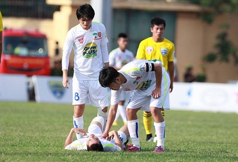 Lua Cong Phuong co nguy co thui chot sau tran QNK Quang Nam 4-0 HAGL hinh anh