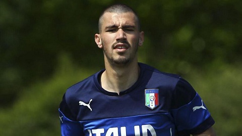 Arsenal chi 24,4 triệu bảng mua trung vệ hàng đầu Serie A