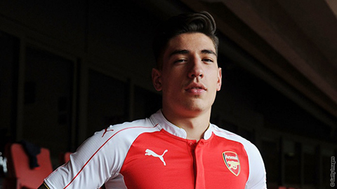CHÍNH THỨC: Măng non Bellerin ký hợp đồng dài hạn với Arsenal