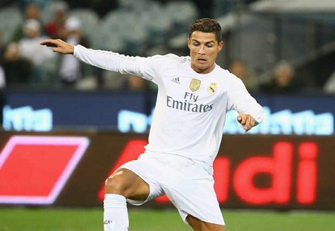 Ronaldo cua Real Madrid u muu roi san Bernabeu hinh anh