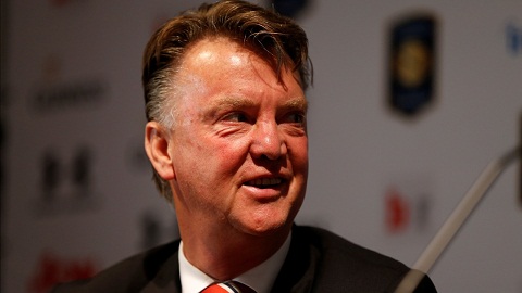 HLV Louis van Gaal mua tien dao khong ai ngo toi hinh anh