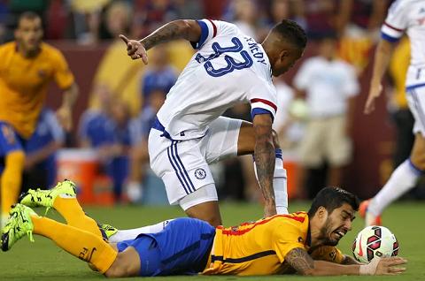 Tân binh của Chelsea đã đánh gục Luis Suarez là ai?