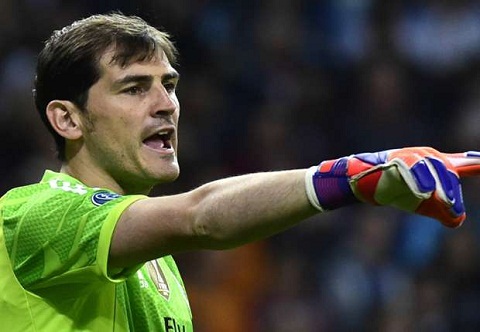 Sang Porto, Iker Casillas se lap sieu ky luc hinh anh