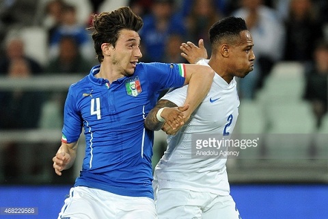 Darmian vs Clyne: Ai có màn ra mắt ấn tượng hơn?