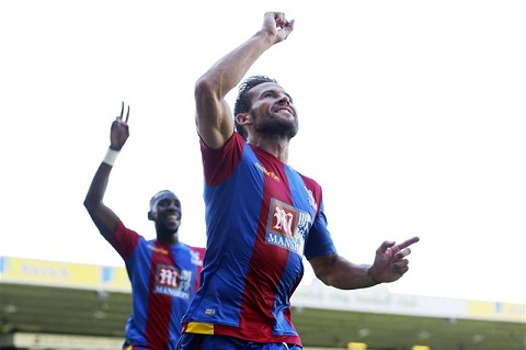 HLV Wenger bất ngờ khen tân binh của đối thủ trước trận chiến quan trọng