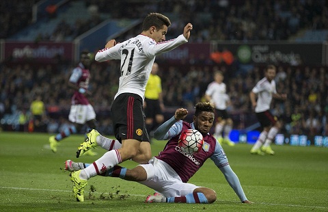 Van Gaal lý giải nguyên nhân để Herrera ngồi dự bị