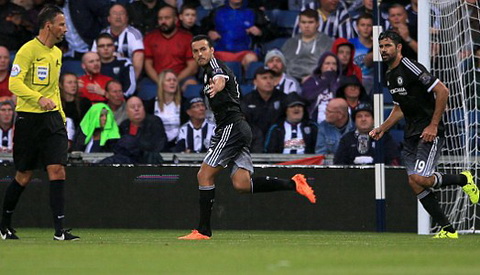 "Tân binh Pedro làm thủ phá", Chelsea thắng hú vía West Brom trong ngày Terry nhận thẻ đỏ