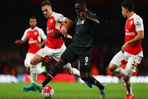 Tiết lộ lý do Arsenal phải dùng cặp trung vệ bất đắc dĩ đấu Liverpool