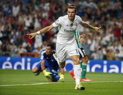 Ronaldo tiếp tục tịt ngòi, Real Madrid vẫn "vả 5 đầu ngón tay" vỡ mặt Betis