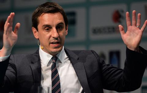 Gary Neville: Tôi sẽ bất ngờ nếu M.U không mua tiền đạo trong 48 giờ tới
