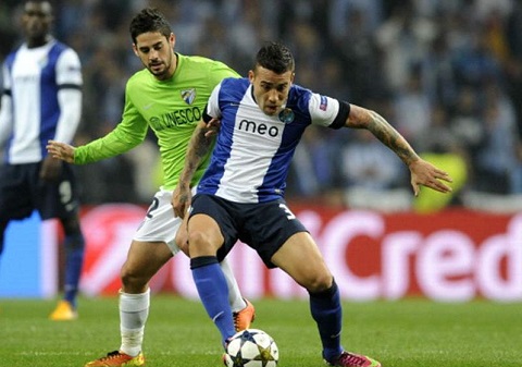 Tiết lộ từ HLV Louis van Gaal: Trung vệ Otamendi sẽ là chữ ký tiếp theo?