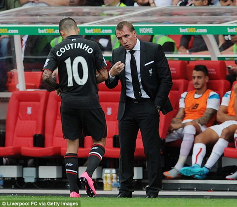 Siêu phẩm của Coutinho giúp Liverpool rửa được "mối nhục Stoke"