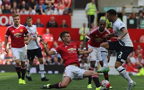 Tuyến giữa M.U: Điểm sáng Schneiderlin