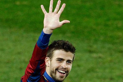 Xia xoi Real Madrid, Pique cuoi cung cung bi Ramos dan mat hinh anh