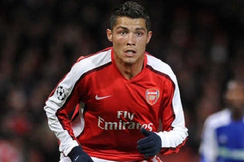 Ronaldo suyt gia nhap Arsenal