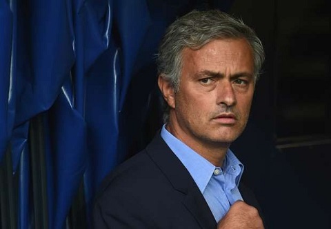 HLV Mourinho sau tran Everton 3-1 Chelsea Khong chiu thay doi, tat bi thay the hinh anh 2