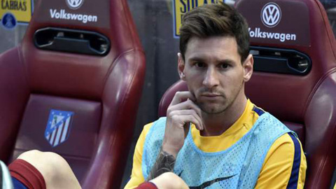 Iniesta tiet lo cam giac cua Messi khi phai ngoi du bi tran Atletico 1-2 Barca hinh anh