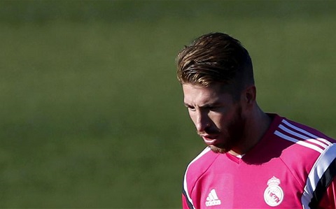 Siêu hậu vệ Sergio Ramos lại ăn vụng lúc bạn gái mang bầu
