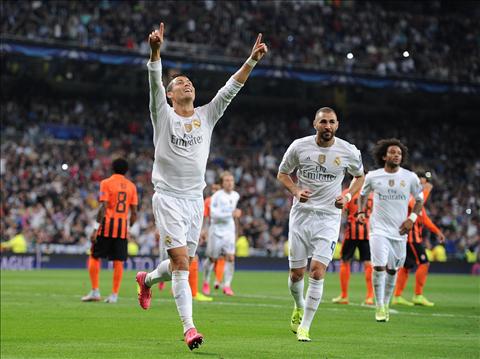 Ronaldo noi gi sau khi tro thanh chan sut vi dai nhat lich su Champions League hinh anh