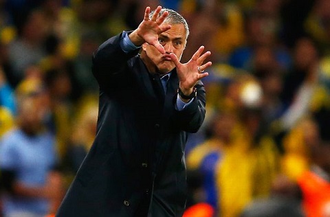 Fabregas tỏa sáng trở lại: Người đặc biệt đã làm gì?