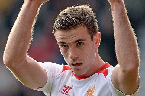 Thủ quân của Liverpool lại phải nhận hung tin