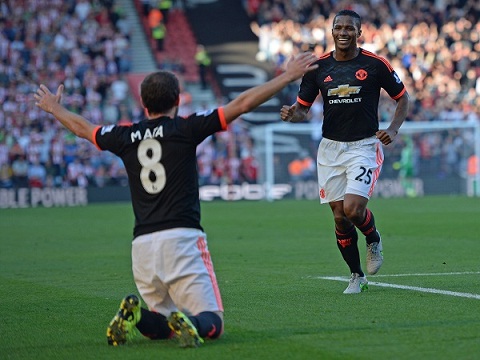 Antonio Valencia: Phương án B chất lượng của Van Gaal!